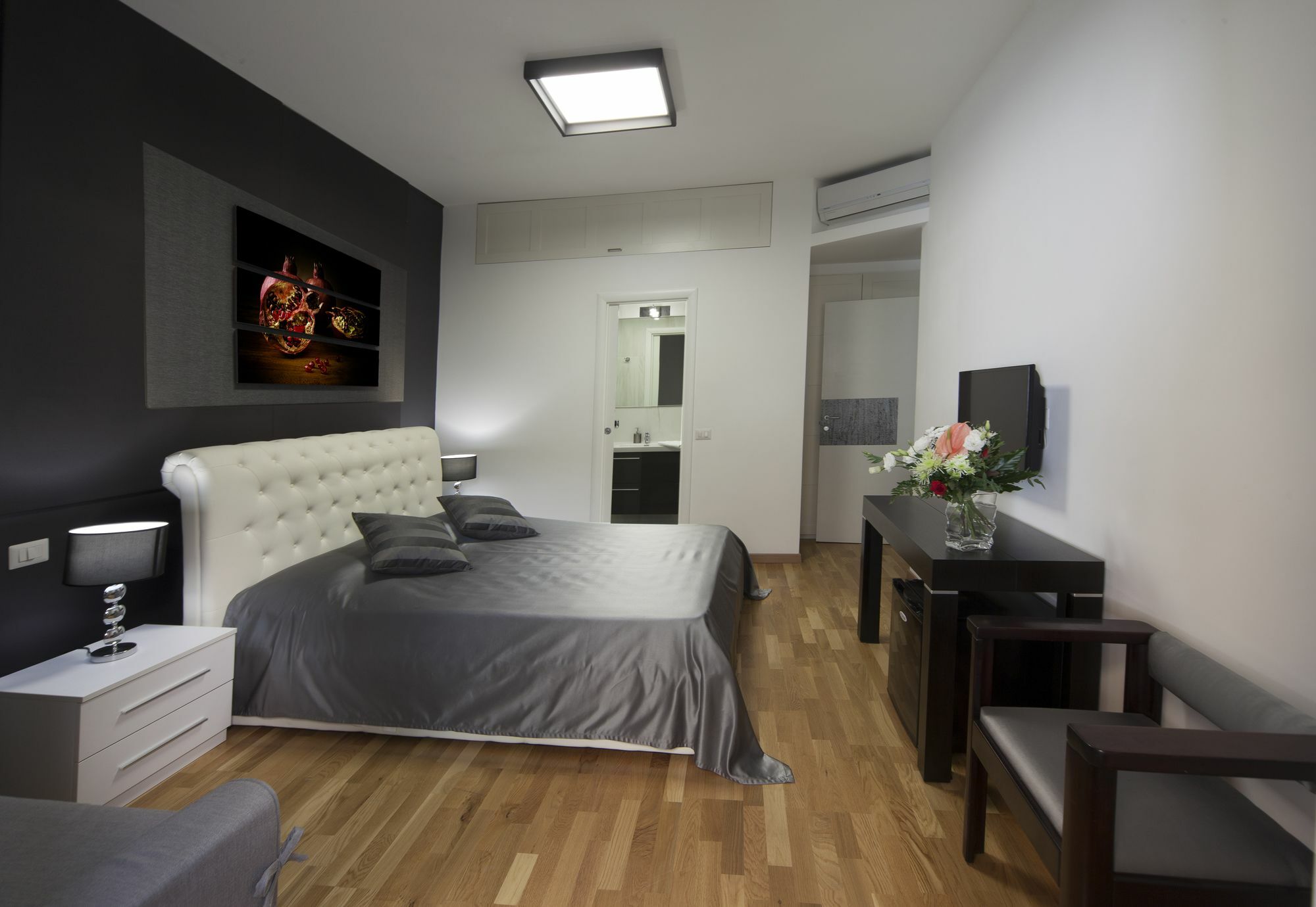 Golden House Apartment